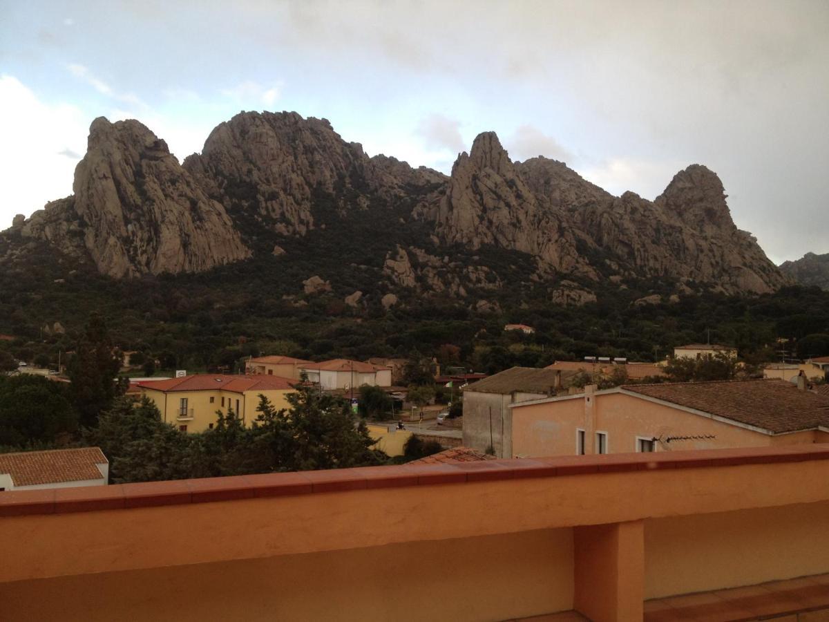 Antica Dimora La Corona San Pantaleo Exterior foto